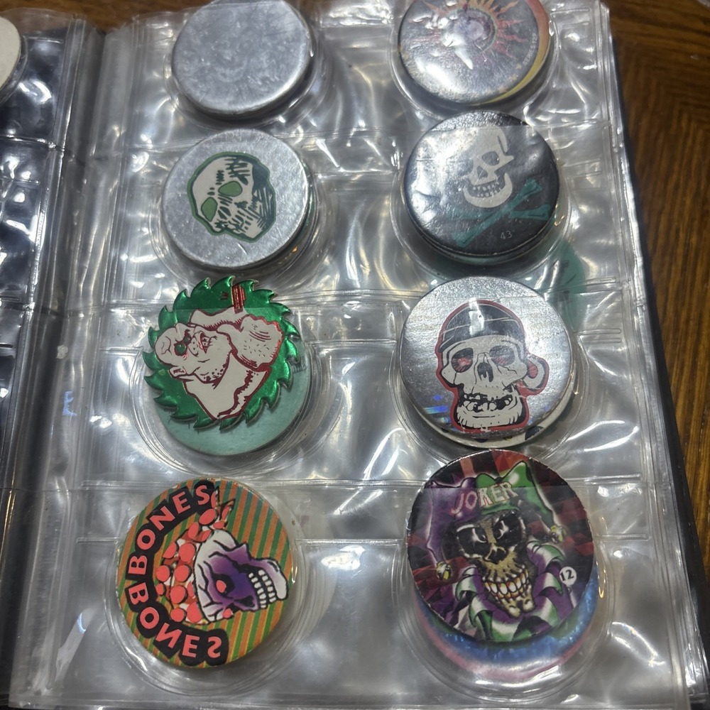 Pog Case And‎ Pogs - Picture 3 of 13
